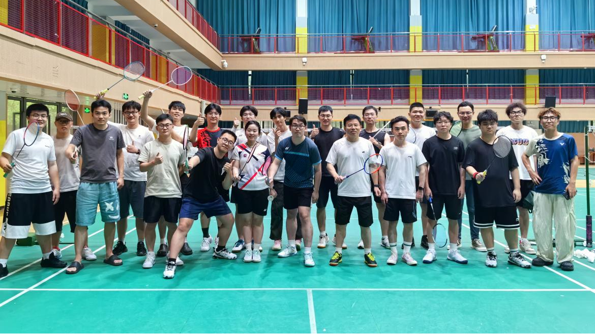 逐梦赛场，青春飞扬——工业互联网及系统安全实验室举办羽毛球训练与毕业季友谊赛